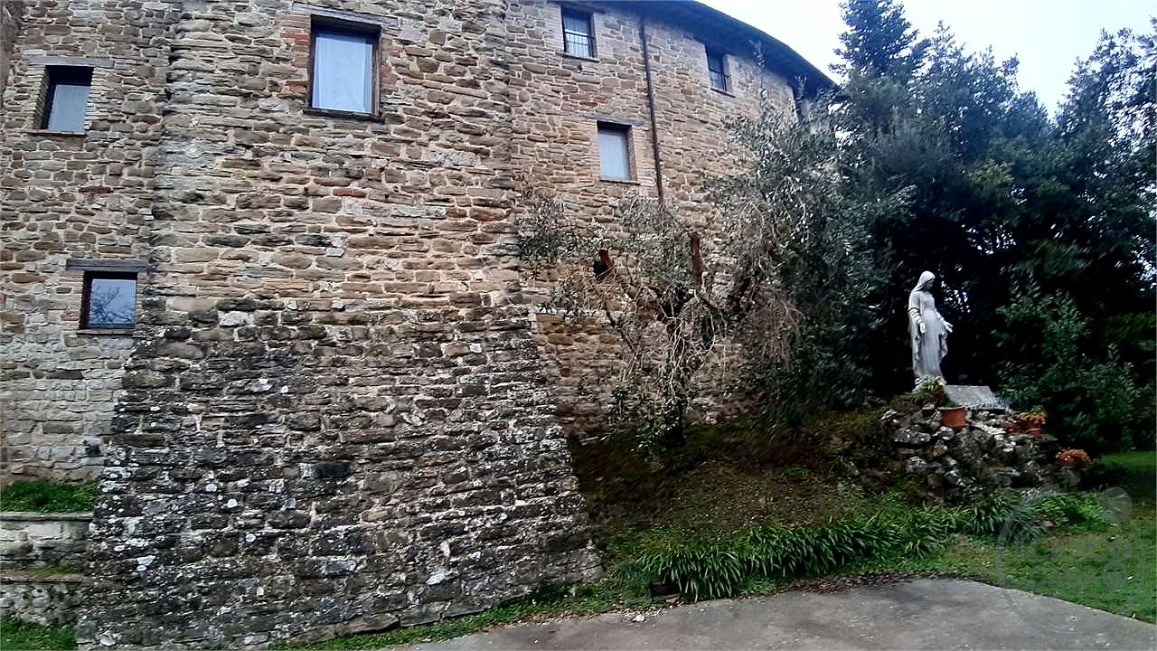 ASSISI: CASTELLO DI PORZIANO