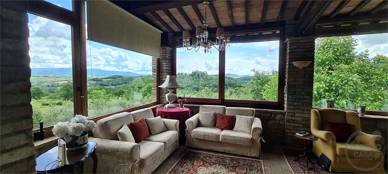 PRESTIGIOSO CASALE CON DEPENDANCE E PISCINA