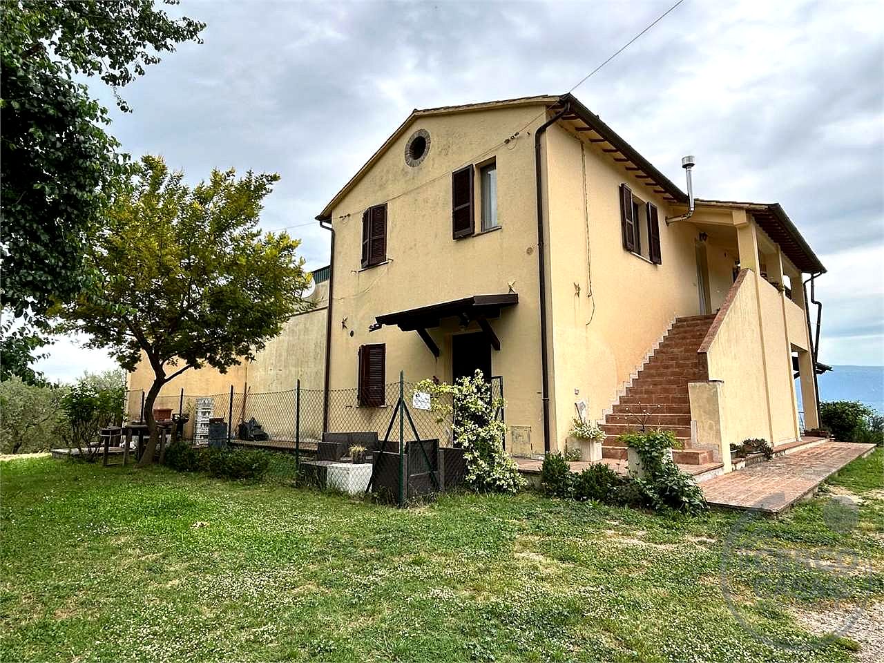 CANNARA (COLLEMANCIO): APPARTAMENTO IN CASALE