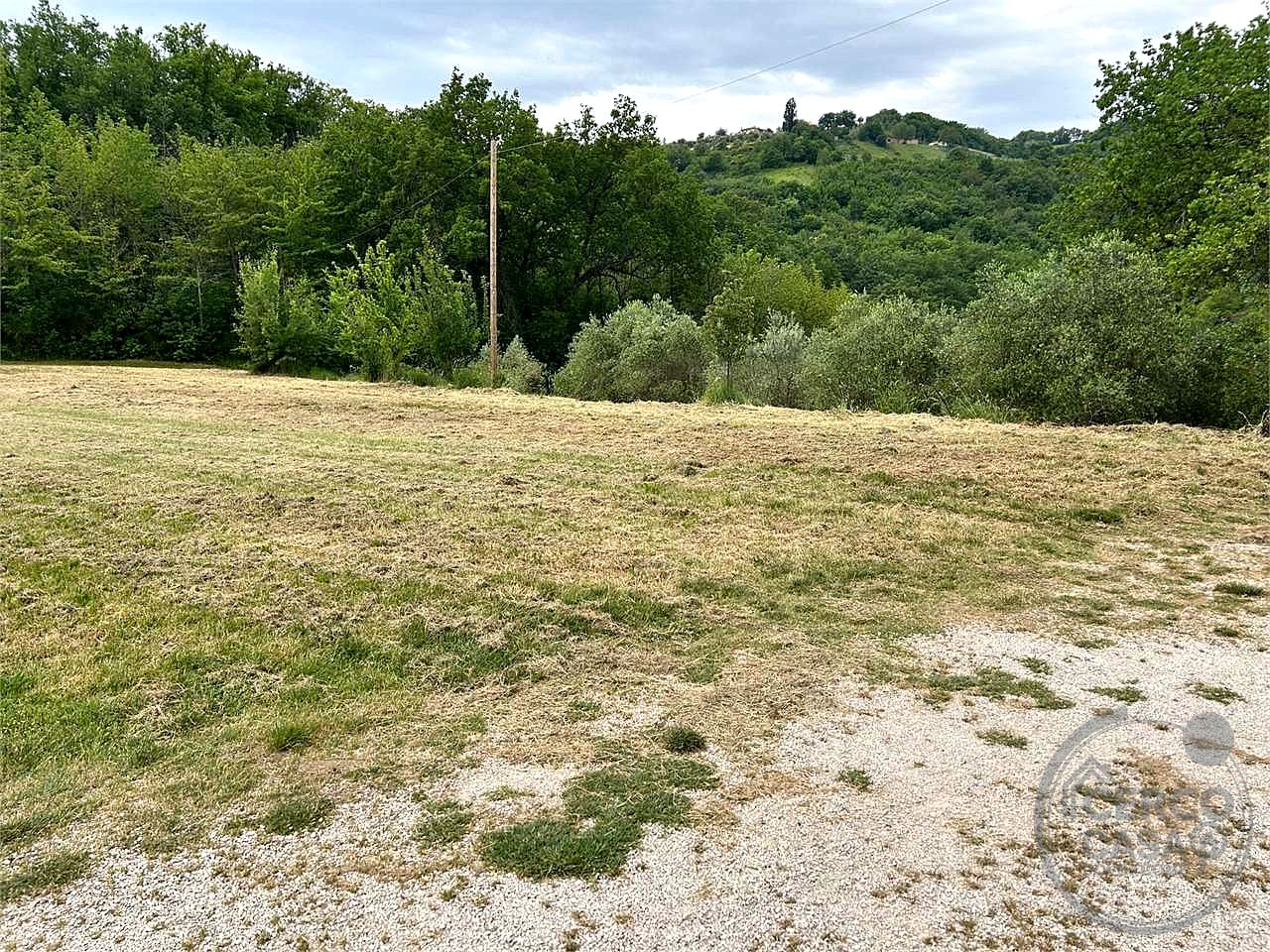 CANNARA (COLLEMANCIO): APPARTAMENTO IN CASALE