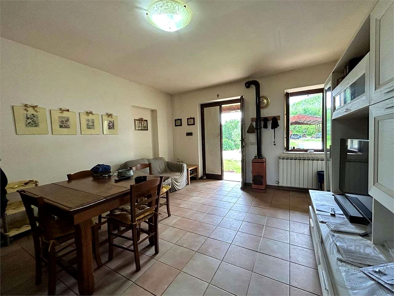 CANNARA (COLLEMANCIO): APPARTAMENTO IN CASALE