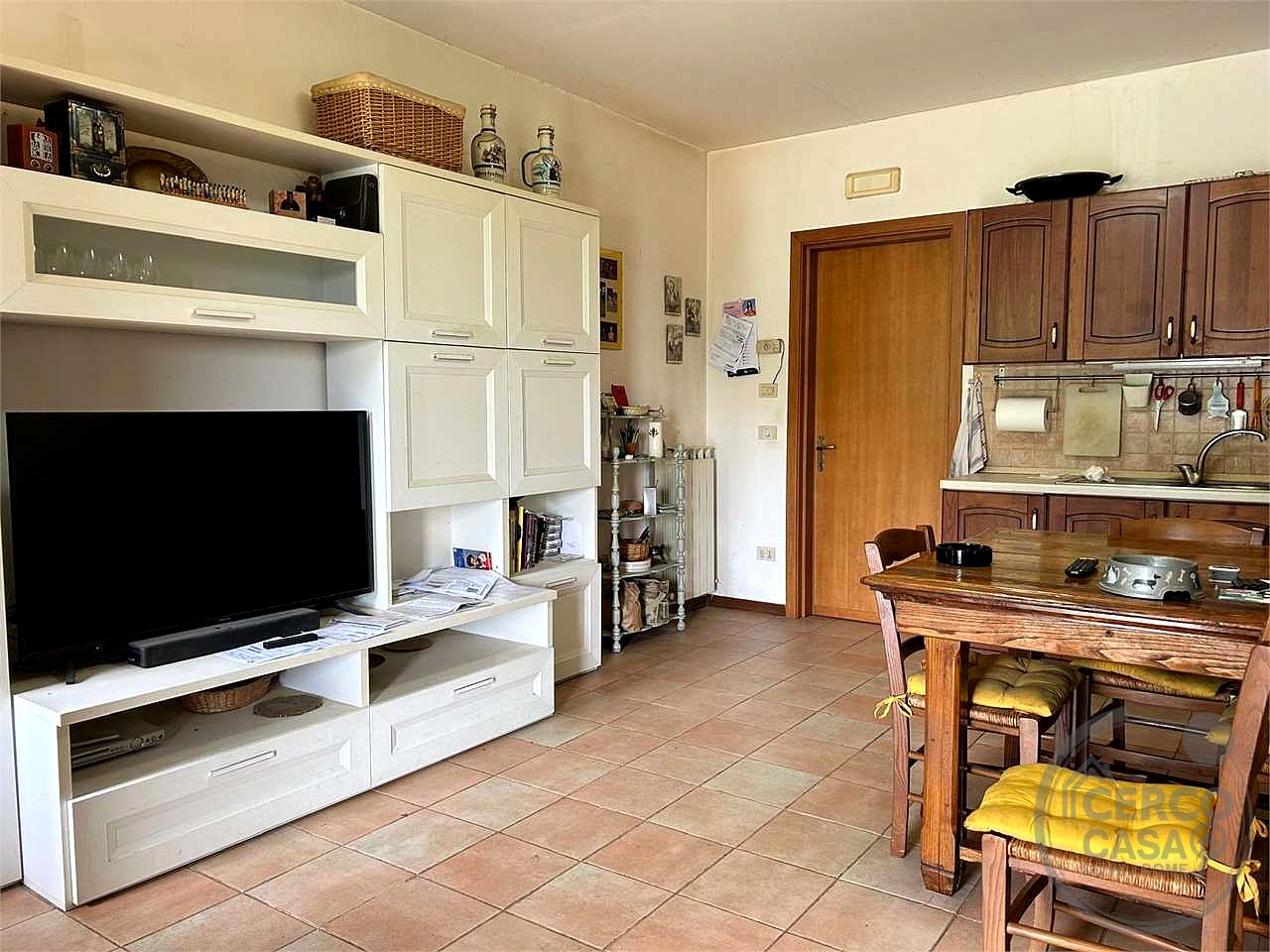 CANNARA (COLLEMANCIO): APPARTAMENTO IN CASALE