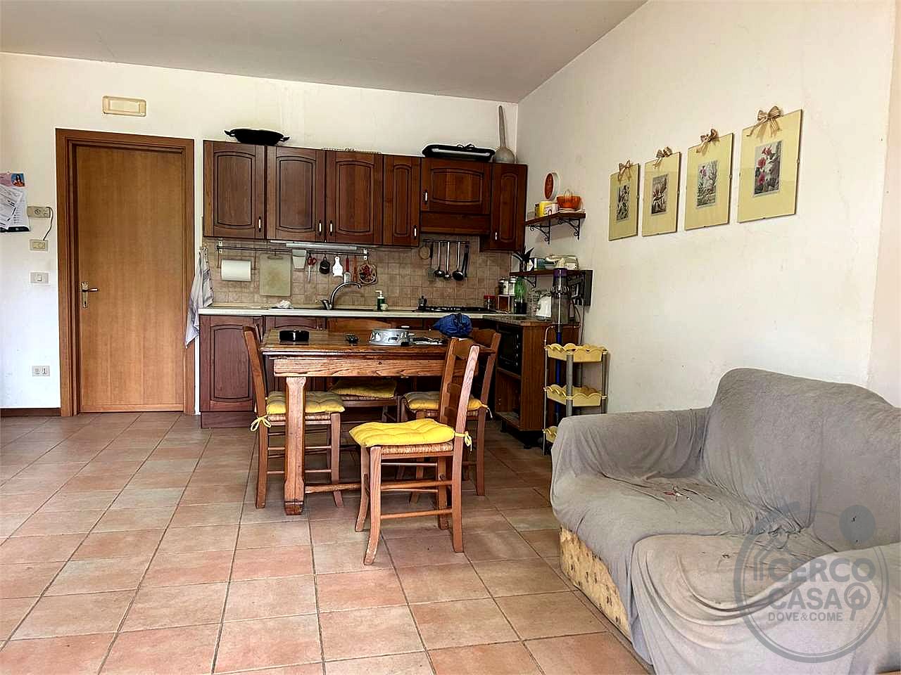 CANNARA (COLLEMANCIO): APPARTAMENTO IN CASALE