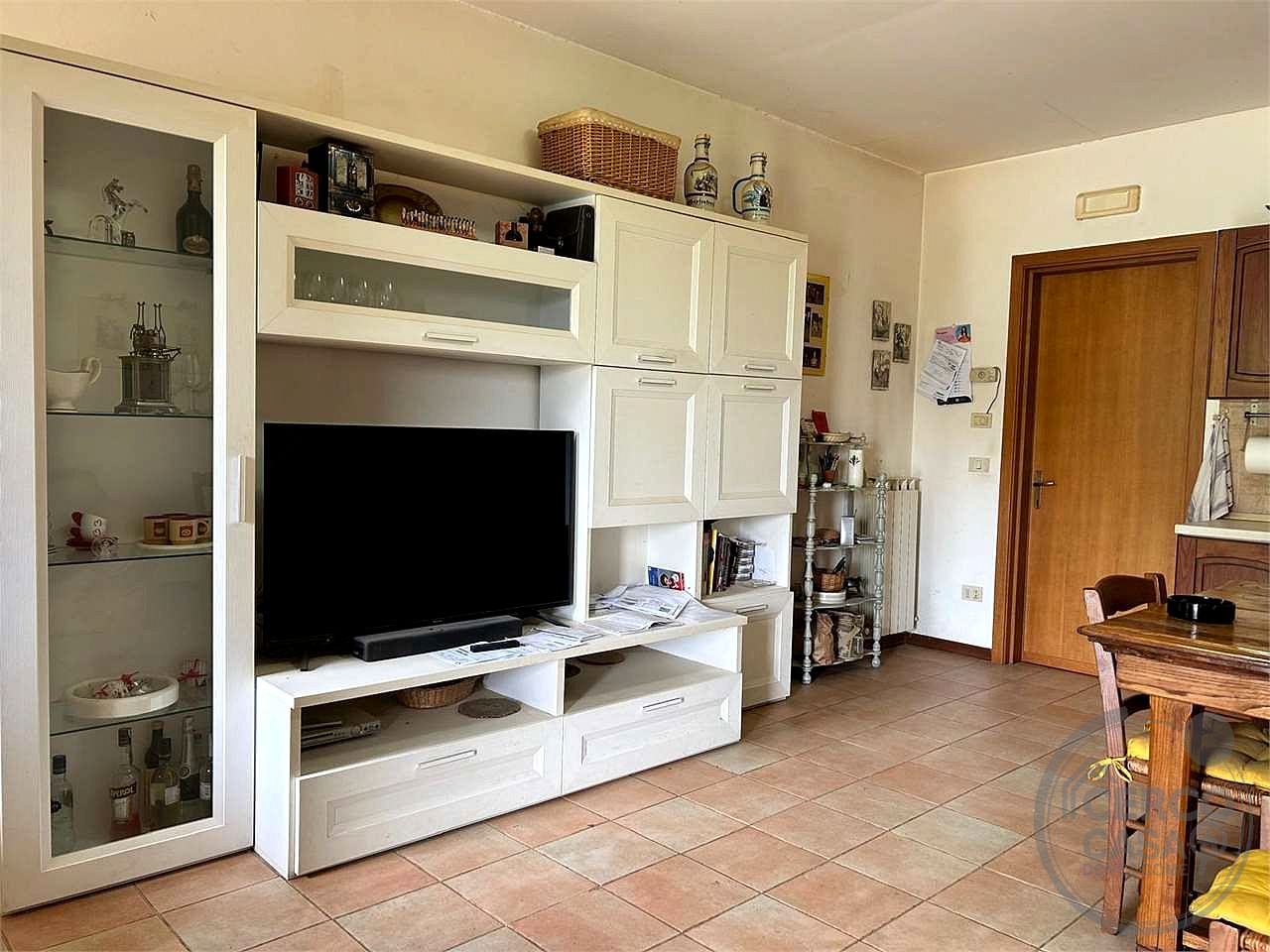 CANNARA (COLLEMANCIO): APPARTAMENTO IN CASALE