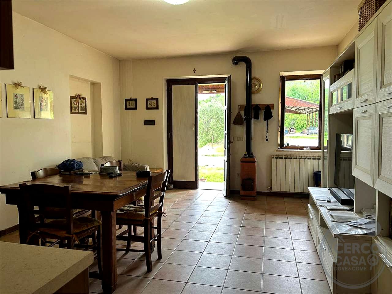 CANNARA (COLLEMANCIO): APPARTAMENTO IN CASALE