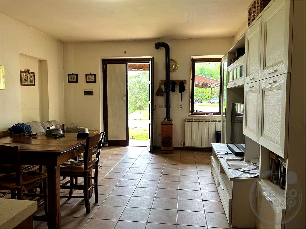 CANNARA (COLLEMANCIO): APPARTAMENTO IN CASALE