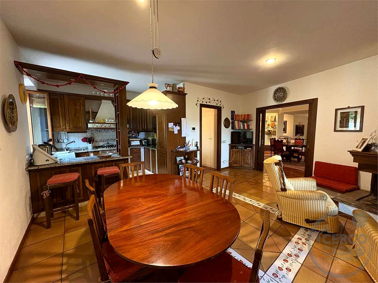 TODI - MONTELUPINO: PRESTIGIOSA VILLA PANORAMICA