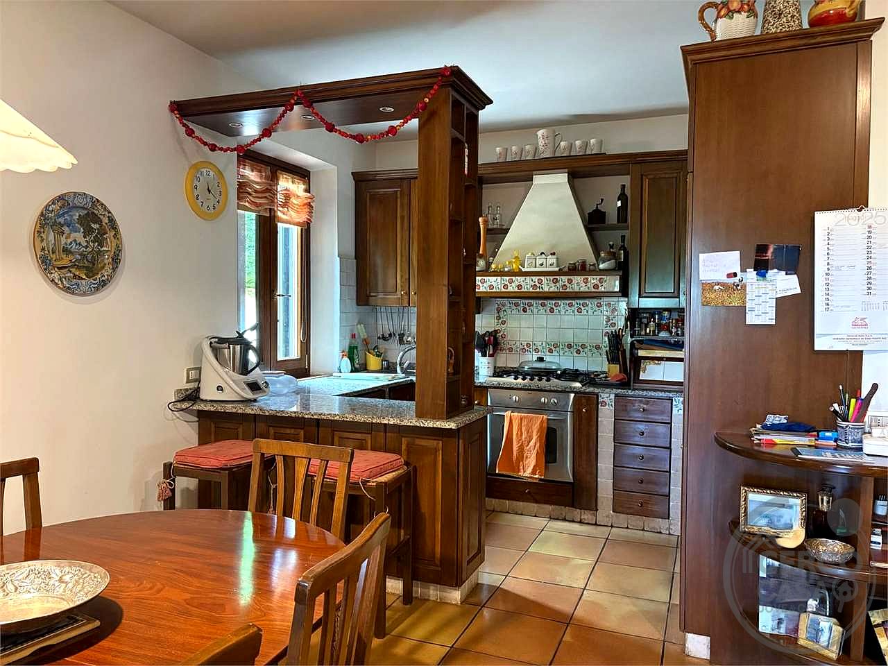TODI - MONTELUPINO: PRESTIGIOSA VILLA PANORAMICA