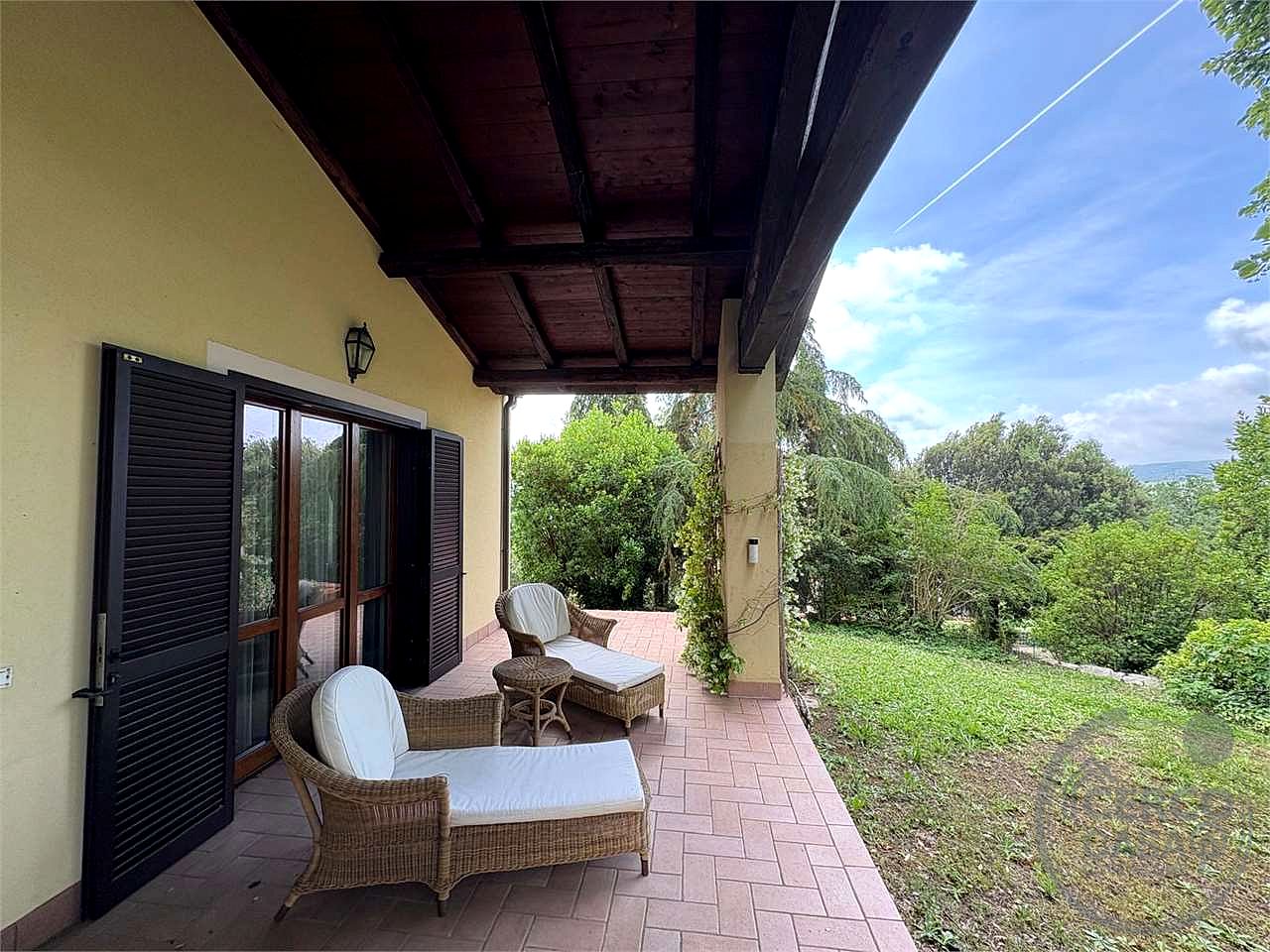 TODI - MONTELUPINO: PRESTIGIOSA VILLA PANORAMICA