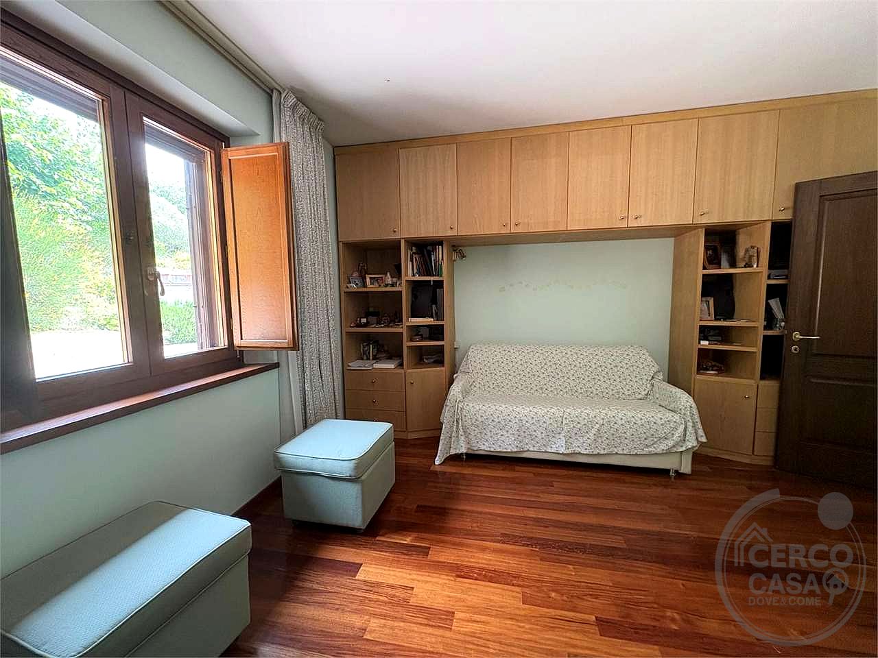 TODI - MONTELUPINO: PRESTIGIOSA VILLA PANORAMICA