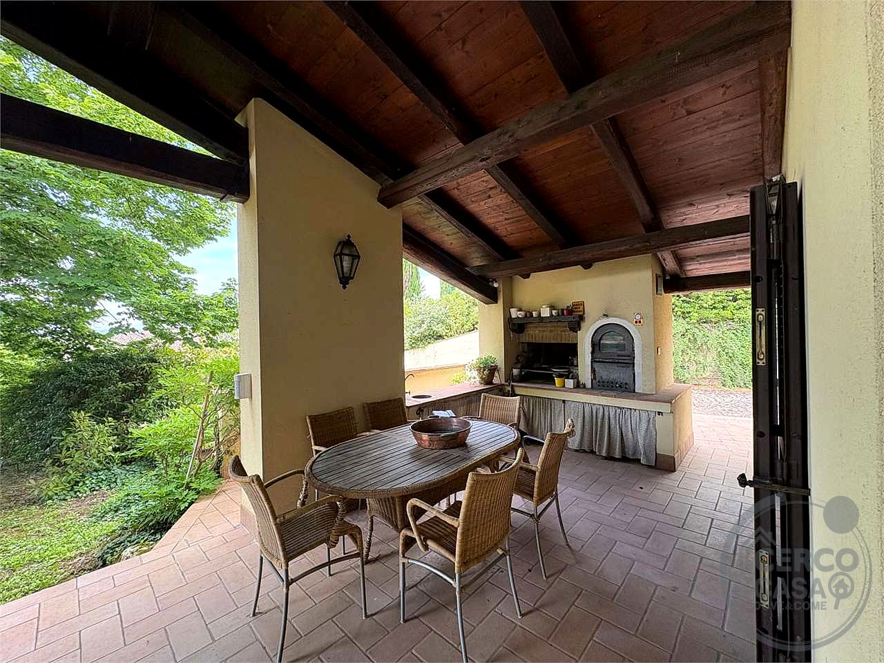 TODI - MONTELUPINO: PRESTIGIOSA VILLA PANORAMICA