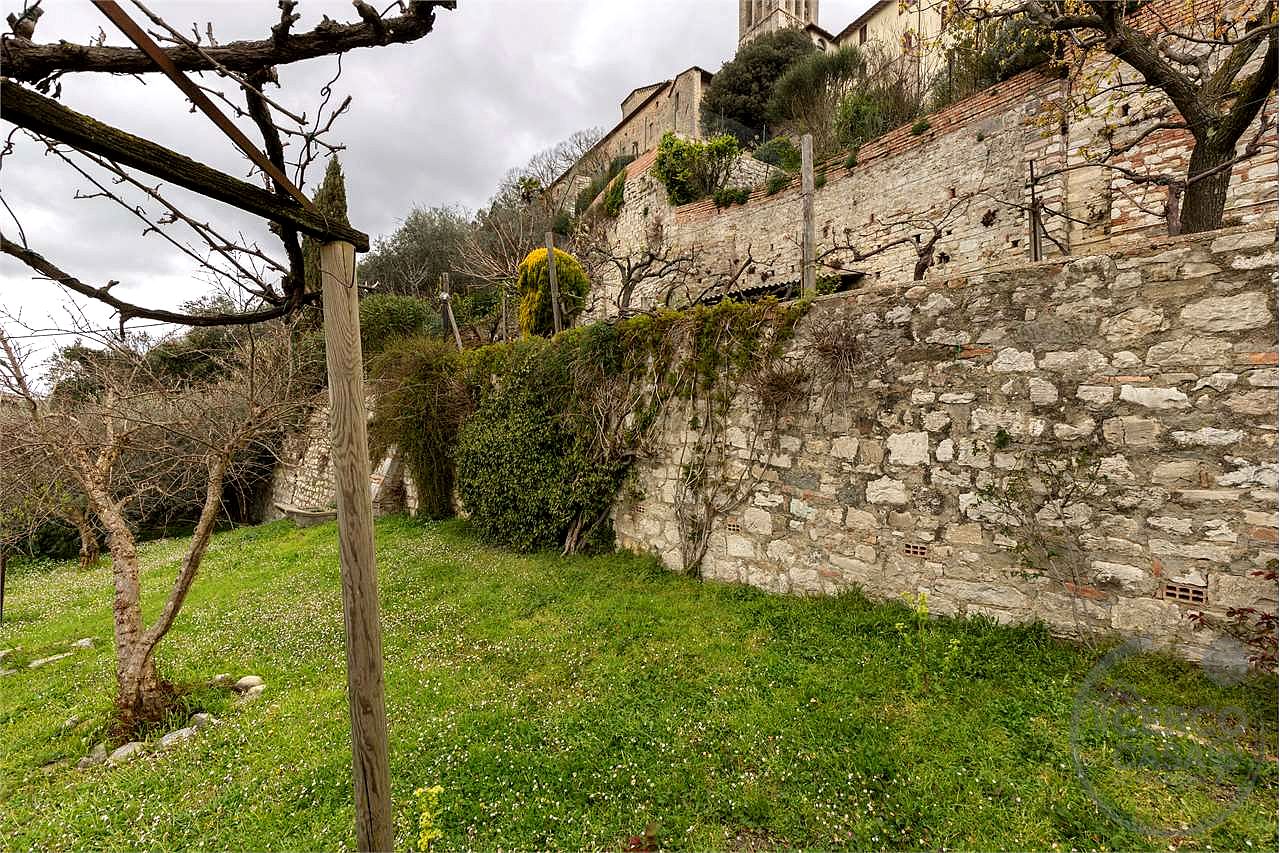 ATTICO IN CENTRO STORICO CON GIARDINO PANORAMICO