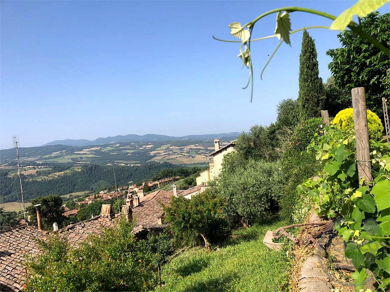ATTICO IN CENTRO STORICO CON GIARDINO PANORAMICO
