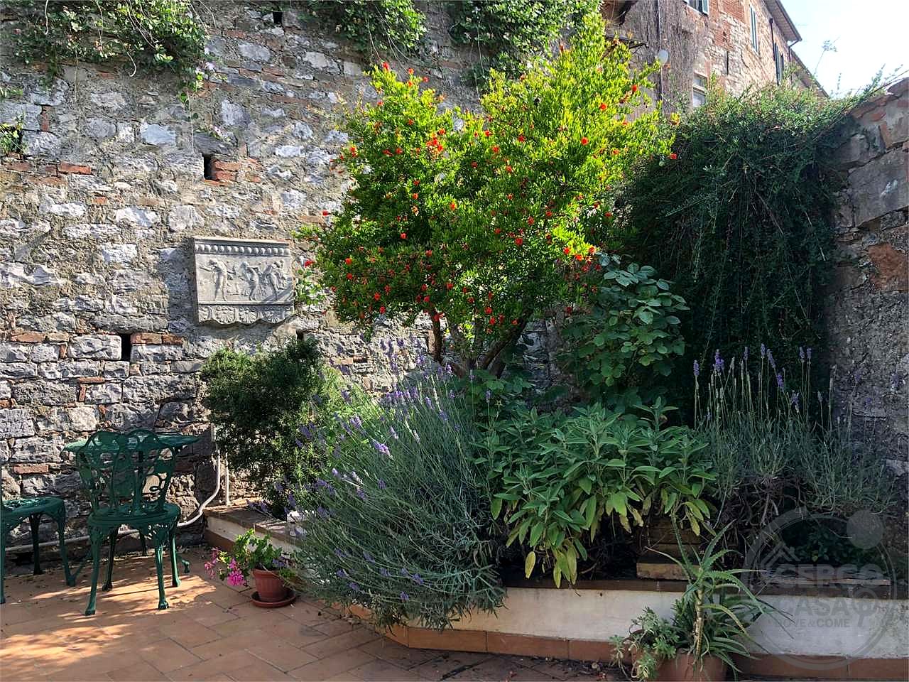 ATTICO IN CENTRO STORICO CON GIARDINO PANORAMICO