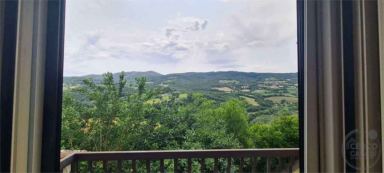 TODI - MONTEMOLINO: PORZIONE DI CASA CIELO-TERRA