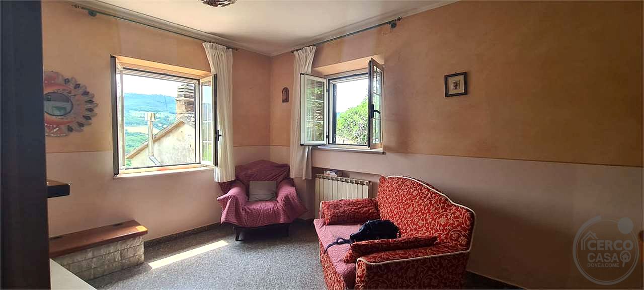 TODI - MONTEMOLINO: PORZIONE DI CASA CIELO-TERRA