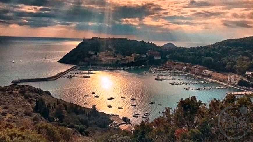 MONTE ARGENTARIO (PORTO SANTO STEFANO): TENUTA ESCLUSIVA