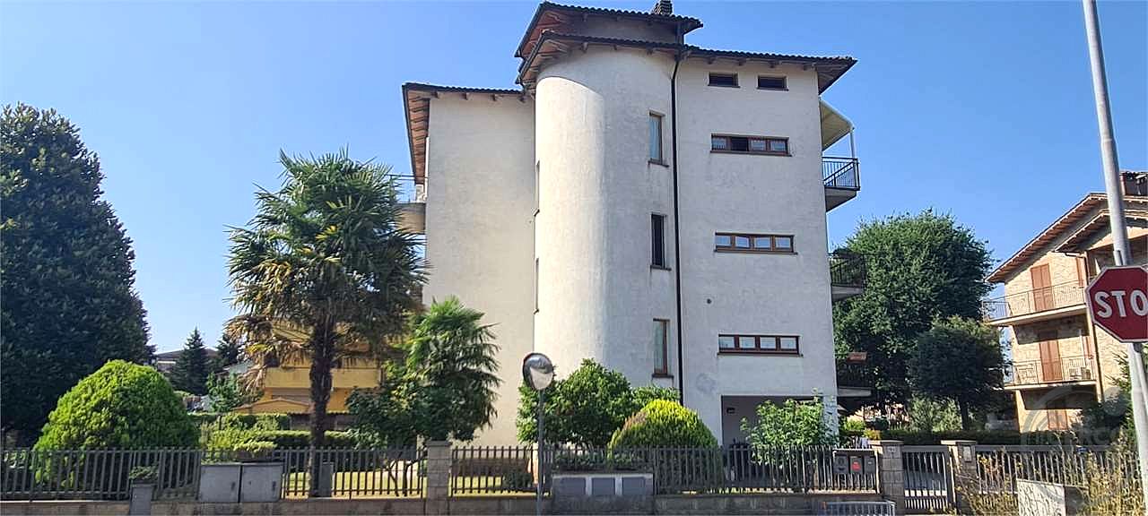 FABRO: APPARTAMENTO RISTRUTTURATO CON GARAGE, CANTINA E POSTO AUTO