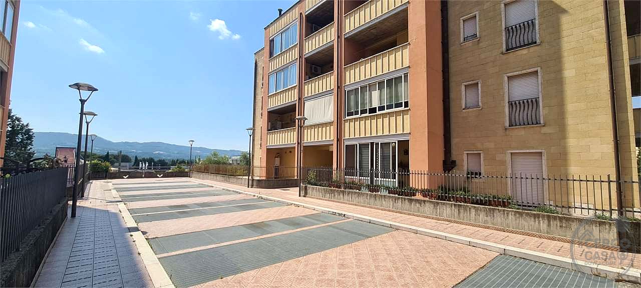 TODI - PIAN DI PORTO: APPARTAMENTO CON GARAGE