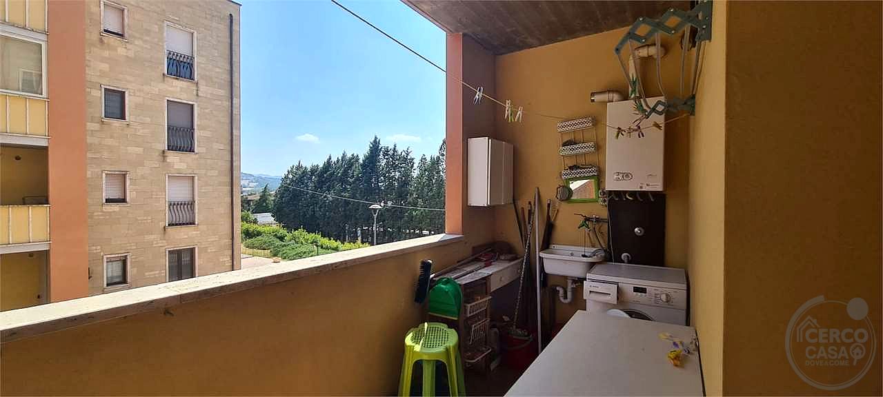 TODI - PIAN DI PORTO: APPARTAMENTO CON GARAGE
