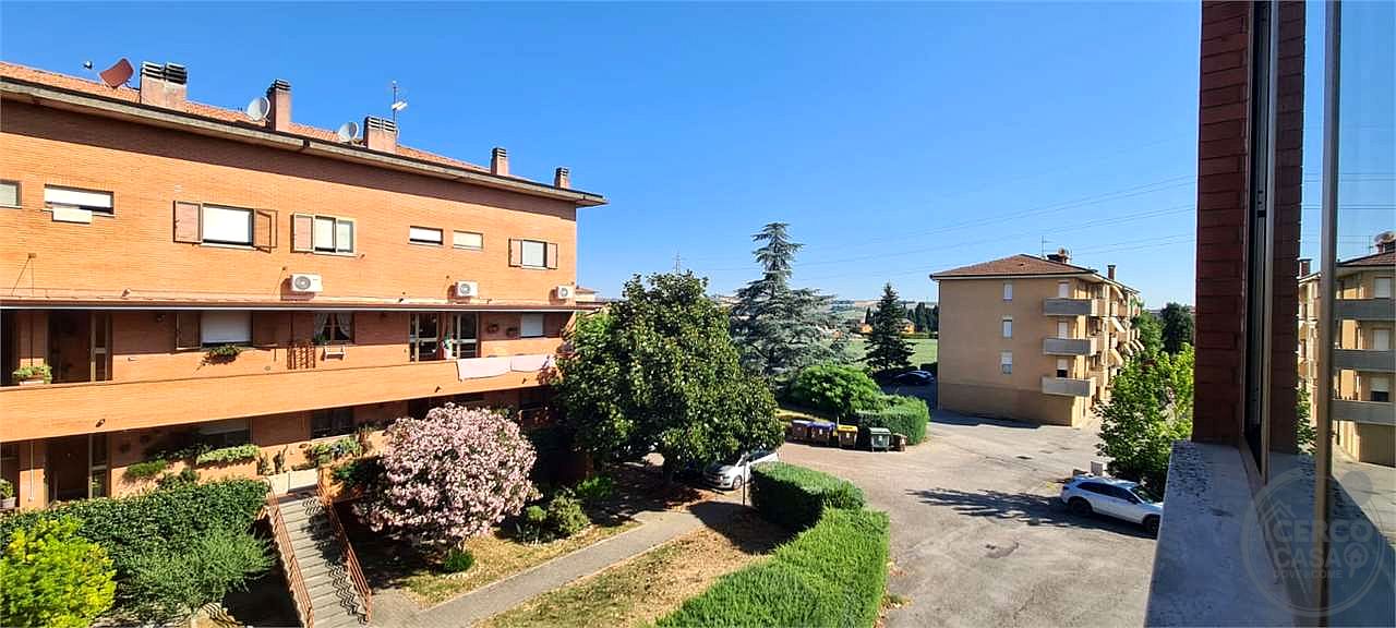 MARSCIANO (VIA LARGA): APPARTAMENTO SU DUE LIVELLI