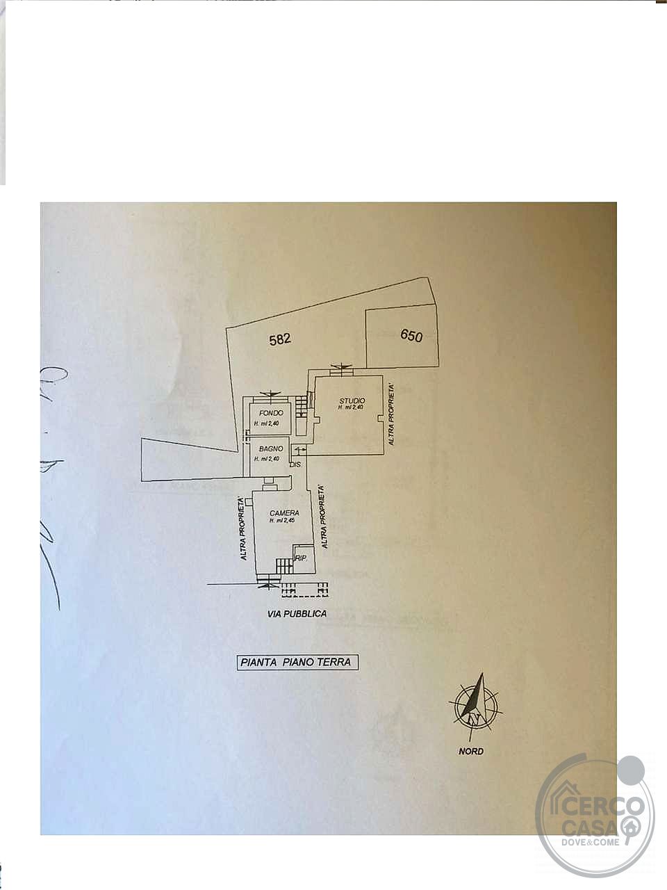PORZIONE DI BORGO CON TERRAZZE E GIARDINO