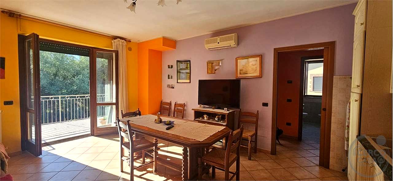 COLLAZZONE - COLLEPEPE: APPARTAMENTO CON GARAGE