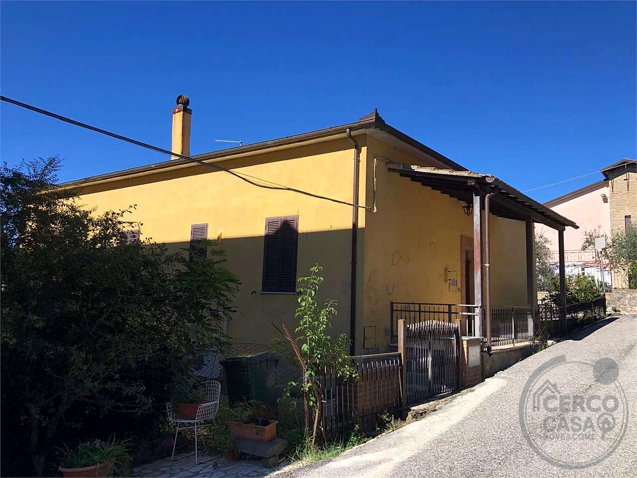 MONTE CASTELLO DI VIBIO: PORZIONE DI BIFAMILIARE CON PICCOLO GIARDINO ESCLUSIVO