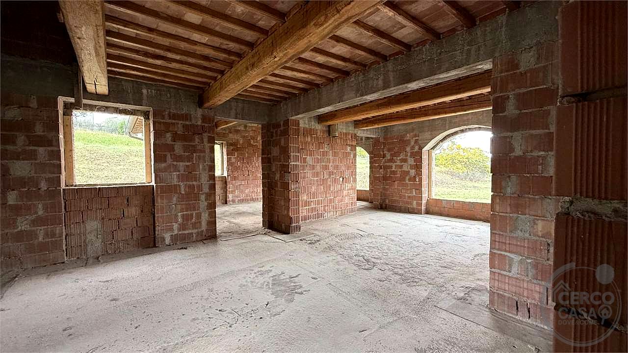 TODI - SAN DAMIANO: CARATTERISTICO CASALE IN PIETRA PERSONALIZZABILE