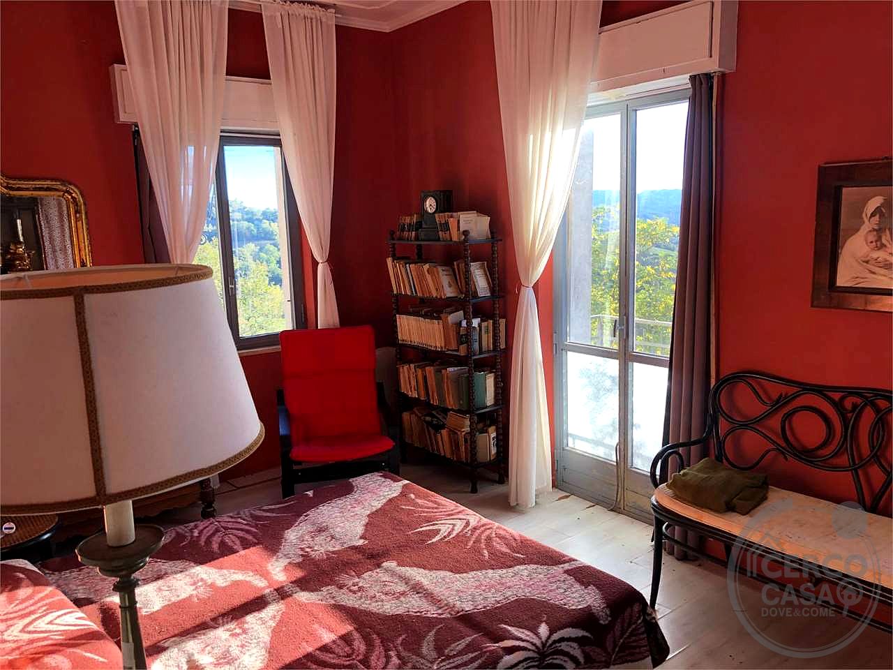 TODI - RIPAIOLI: VILLETTA STORICA PANORAMICA