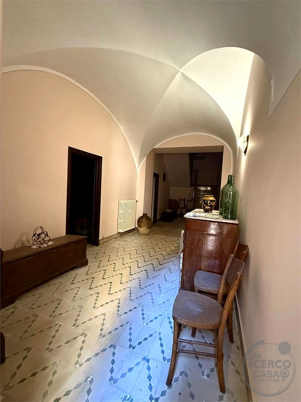 BEVAGNA: CARATTERISTICO CIELO-TERRA IN CENTRO STORICO