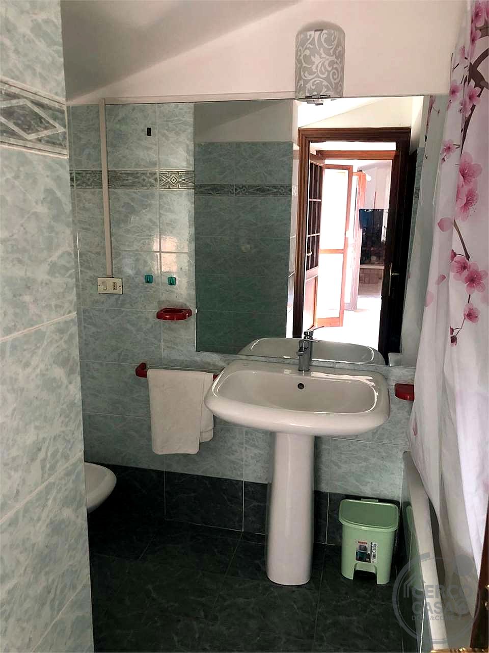 TODI - CAPPUCCINI: ULTIMO PIANO CON AMPIO TERRAZZO E GARAGE