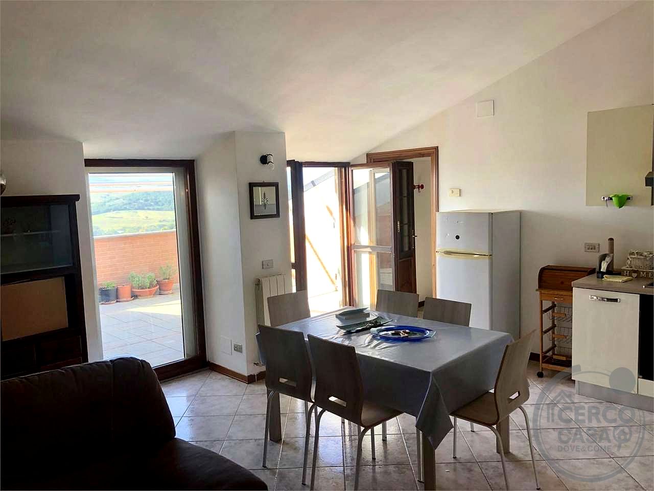 TODI - CAPPUCCINI: ULTIMO PIANO CON AMPIO TERRAZZO E GARAGE