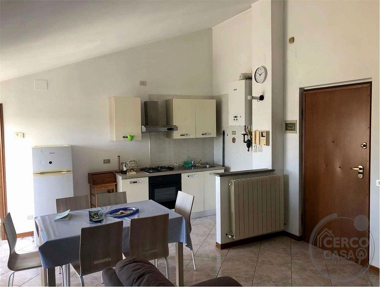 TODI - CAPPUCCINI: ULTIMO PIANO CON AMPIO TERRAZZO E GARAGE