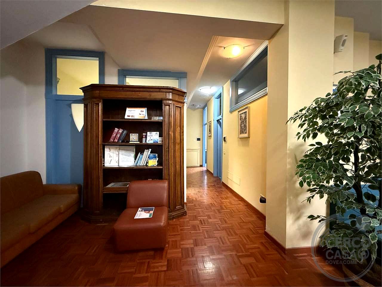 SANTA MARIA DEGLI ANGELI: LOCALE COMMERCIALE AD USO STUDIO