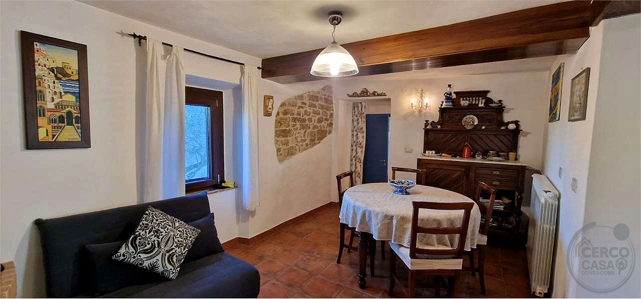 TODI - TORREGENTILE: SOLUZIONE SEMINDIPENDENTE IN PIETRA