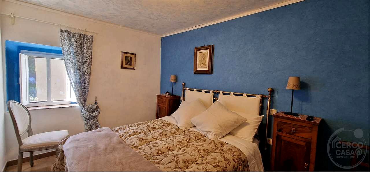 TODI - TORREGENTILE: SOLUZIONE SEMINDIPENDENTE IN PIETRA