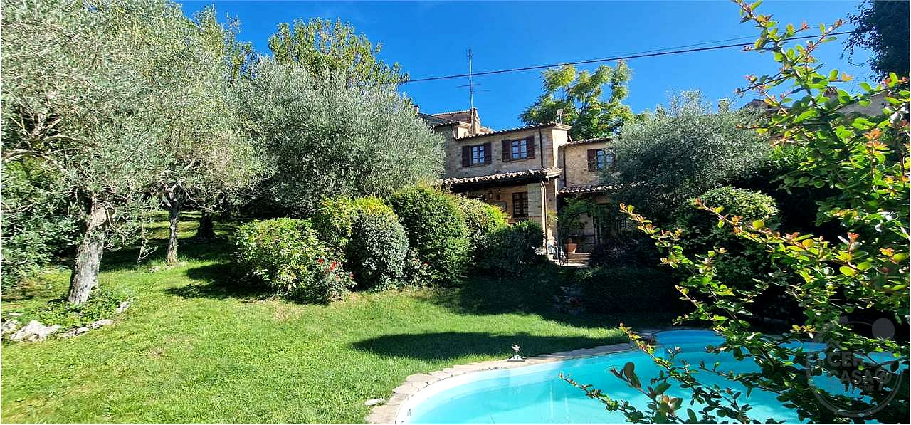 CASALE RISTRUTTURATO IN POSIZIONE PANORAMICA