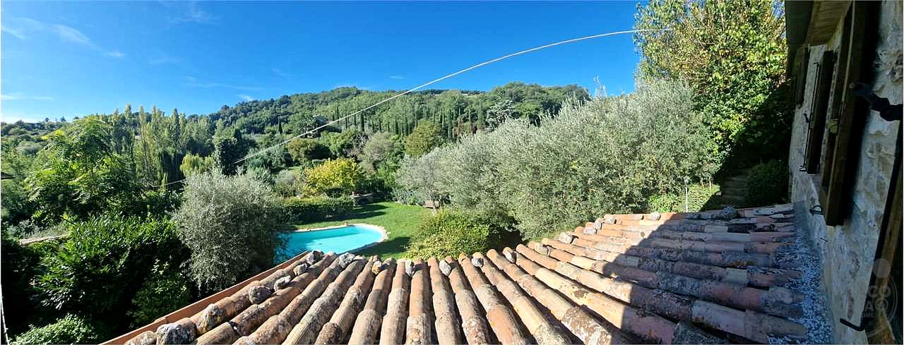 CASALE RISTRUTTURATO IN POSIZIONE PANORAMICA