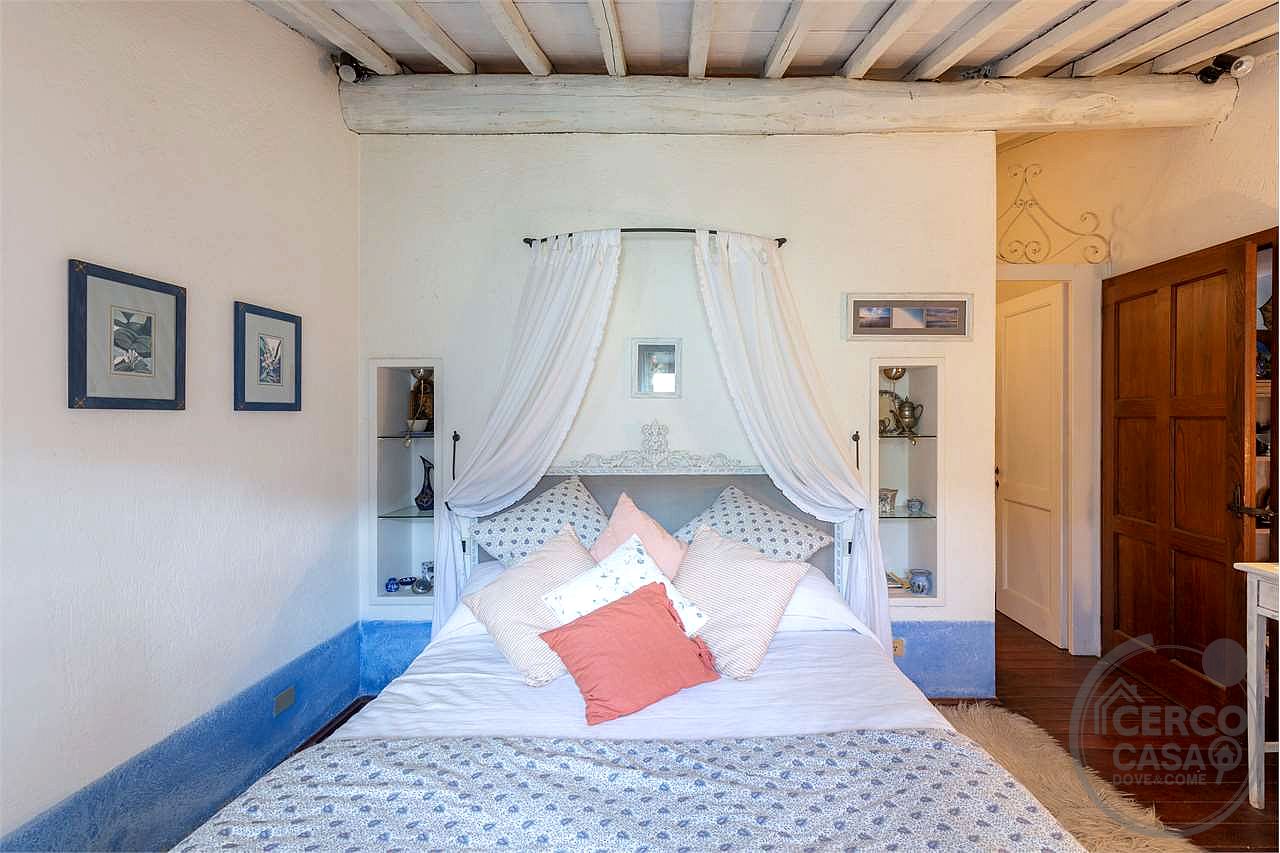 CASALE RISTRUTTURATO IN POSIZIONE PANORAMICA