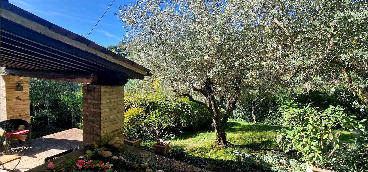 CASALE RISTRUTTURATO IN POSIZIONE PANORAMICA