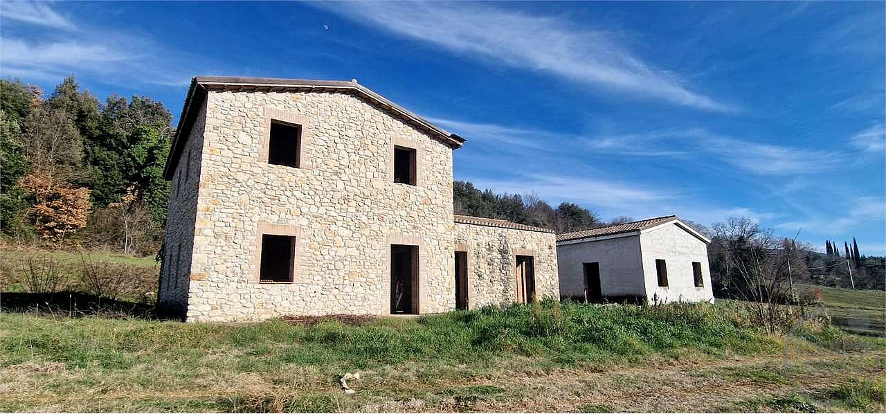 MASSA MARTANA - CASACCIA: CASALE IN PIETRA CON DEPANDANCE
