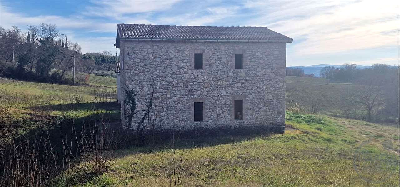 MASSA MARTANA - CASACCIA: CASALE IN PIETRA CON DEPANDANCE
