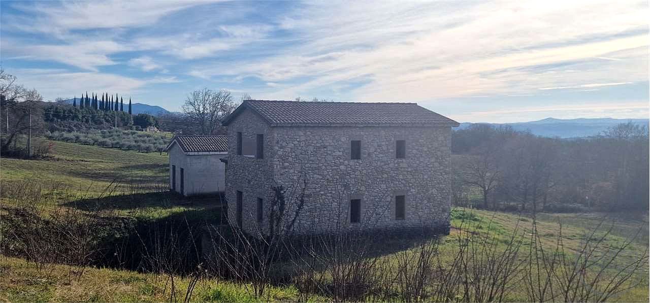 MASSA MARTANA - CASACCIA: CASALE IN PIETRA CON DEPANDANCE