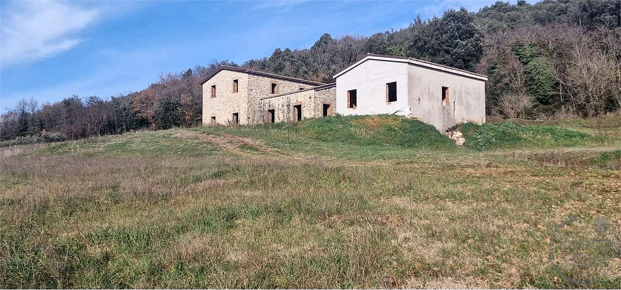 MASSA MARTANA - CASACCIA: CASALE IN PIETRA CON DEPANDANCE
