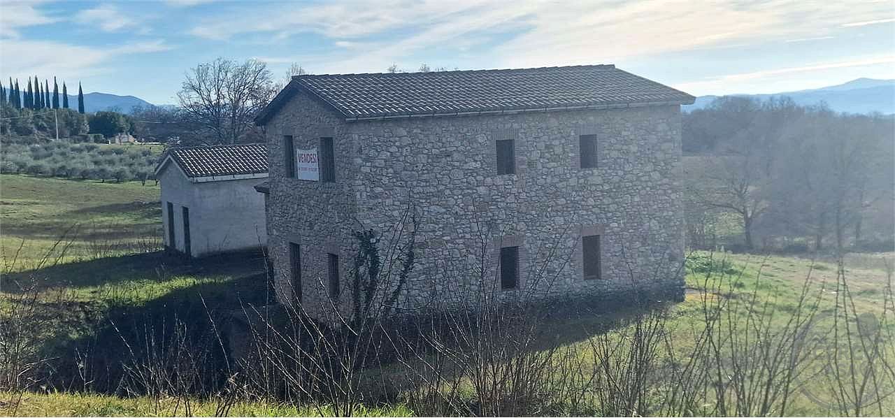 MASSA MARTANA - CASACCIA: CASALE IN PIETRA CON DEPANDANCE