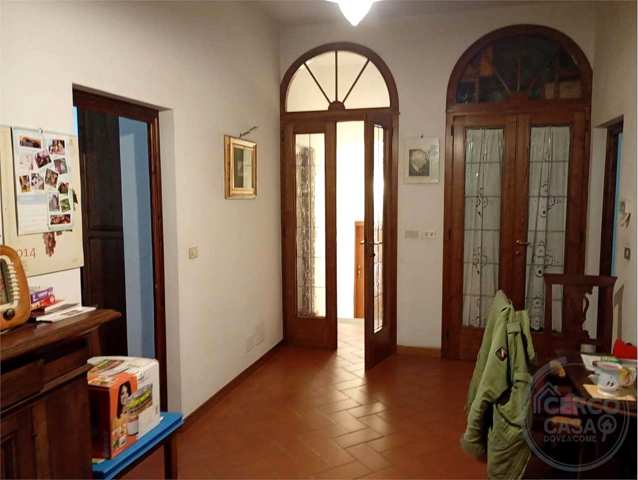 FIRENZE - REGGELLO: APPARTAMENTO CON PICCOLA CORTE ESCLUSIVA