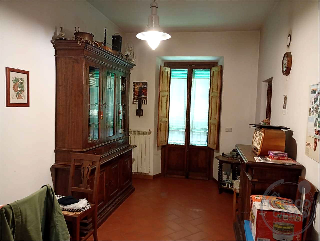 FIRENZE - REGGELLO: APPARTAMENTO CON PICCOLA CORTE ESCLUSIVA