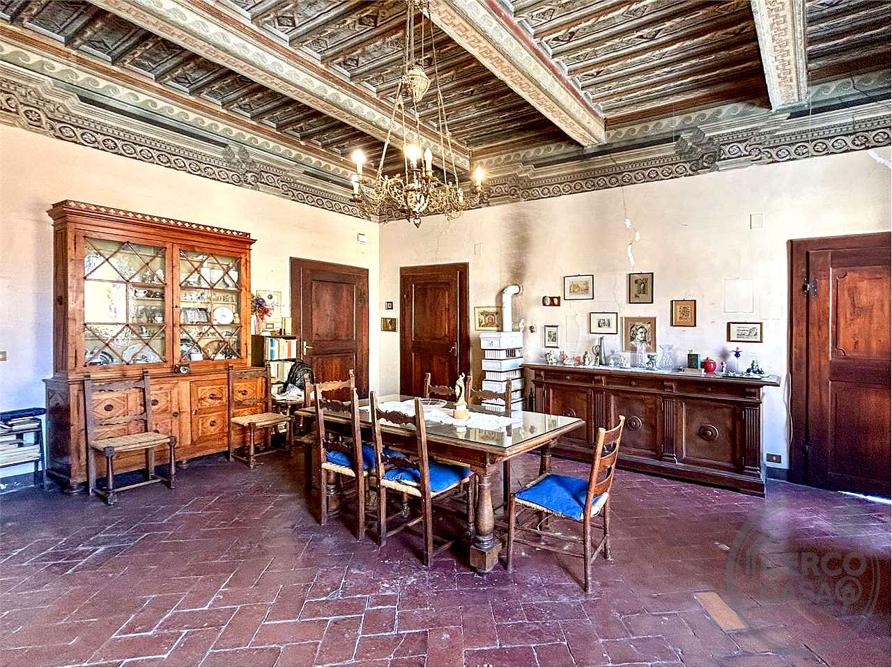 APPARTAMENTO CON AFFRESCHI DELL'800 IN PALAZZO NOBILIARE