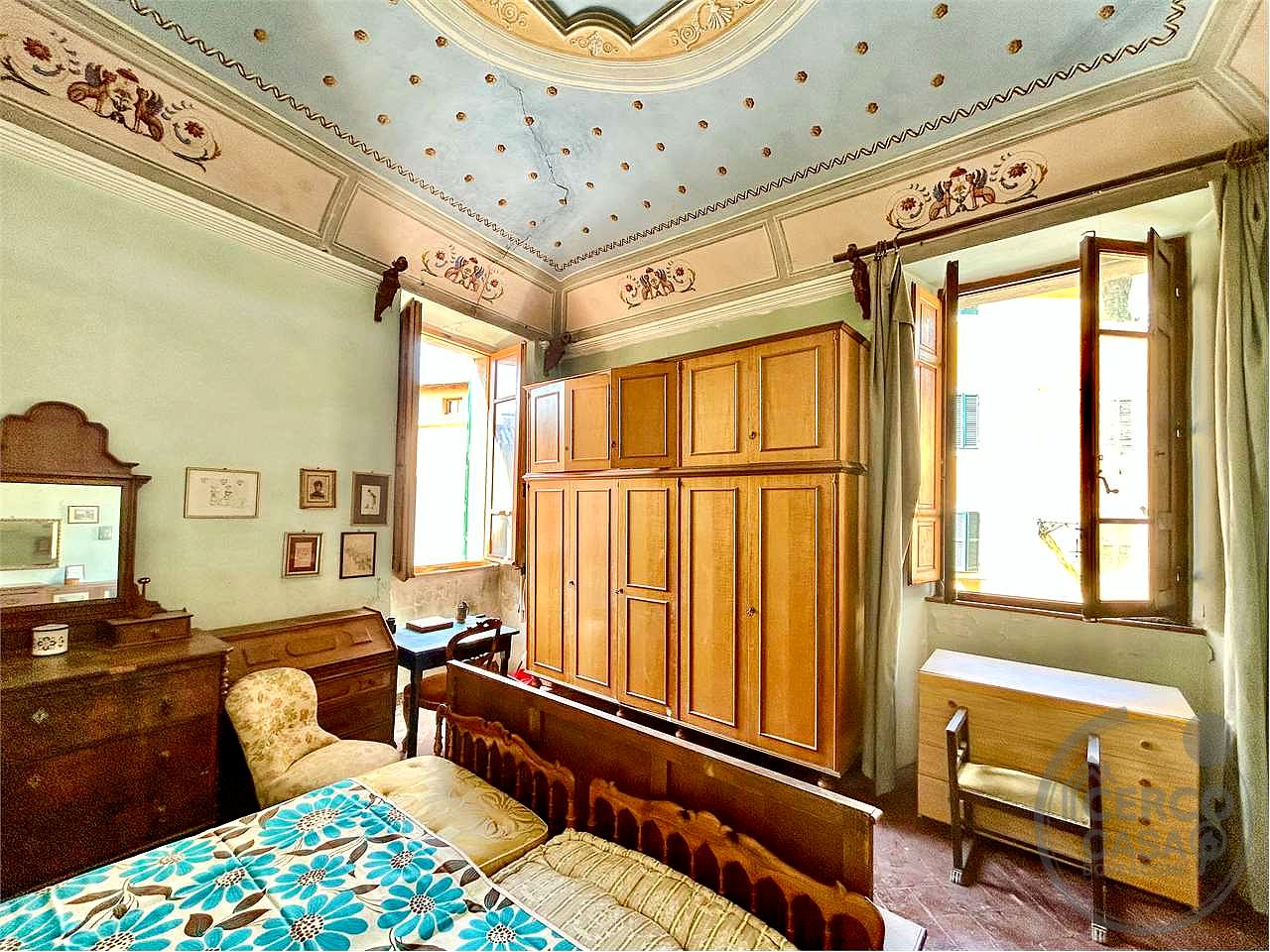 APPARTAMENTO CON AFFRESCHI DELL'800 IN PALAZZO NOBILIARE